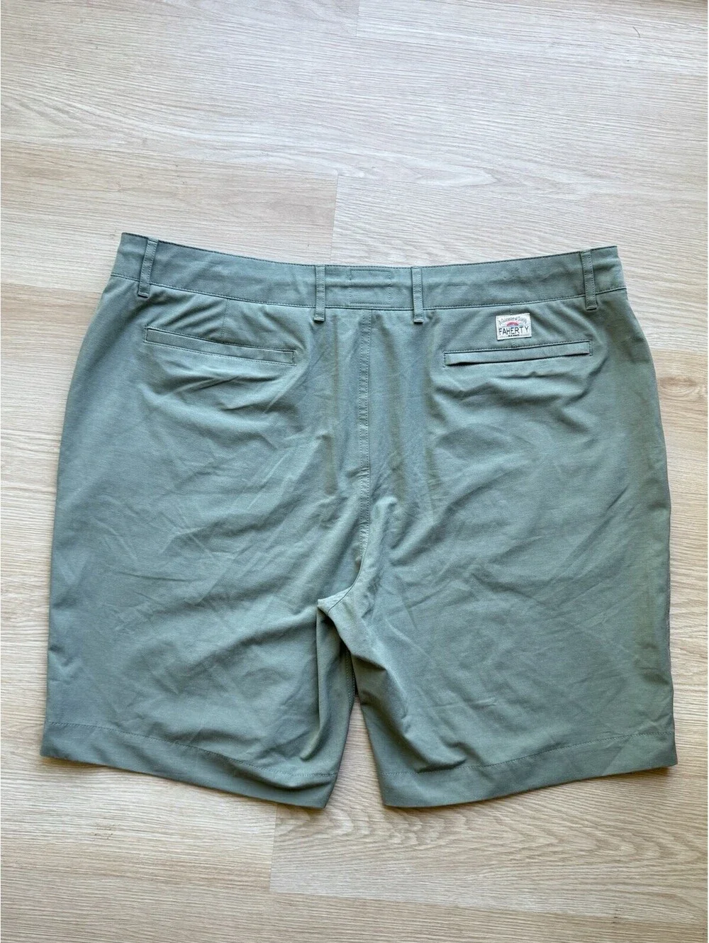 Faherty Men’s All Day Short 7” Sage Green Men’s Size 38 9” Inseam Gorpcore